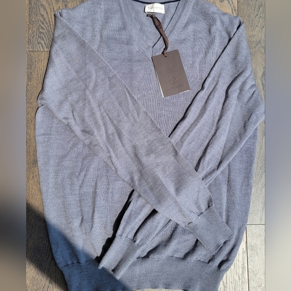 BNWT FiloVersa Sweater M - Picture 2 of 2